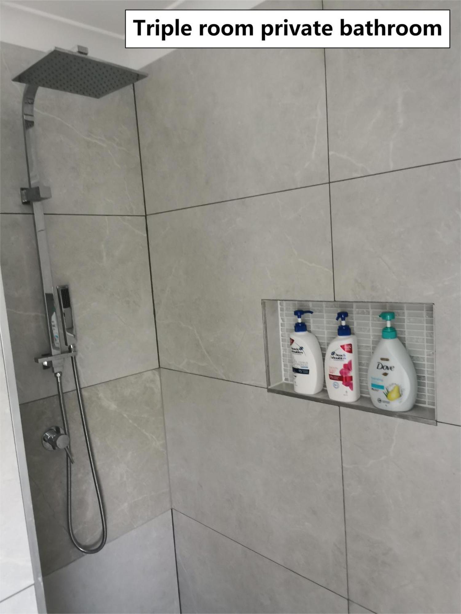 골드코스트 Shared House With Other Guests Near Shopping Center And Theme Parks 아파트 외부 사진