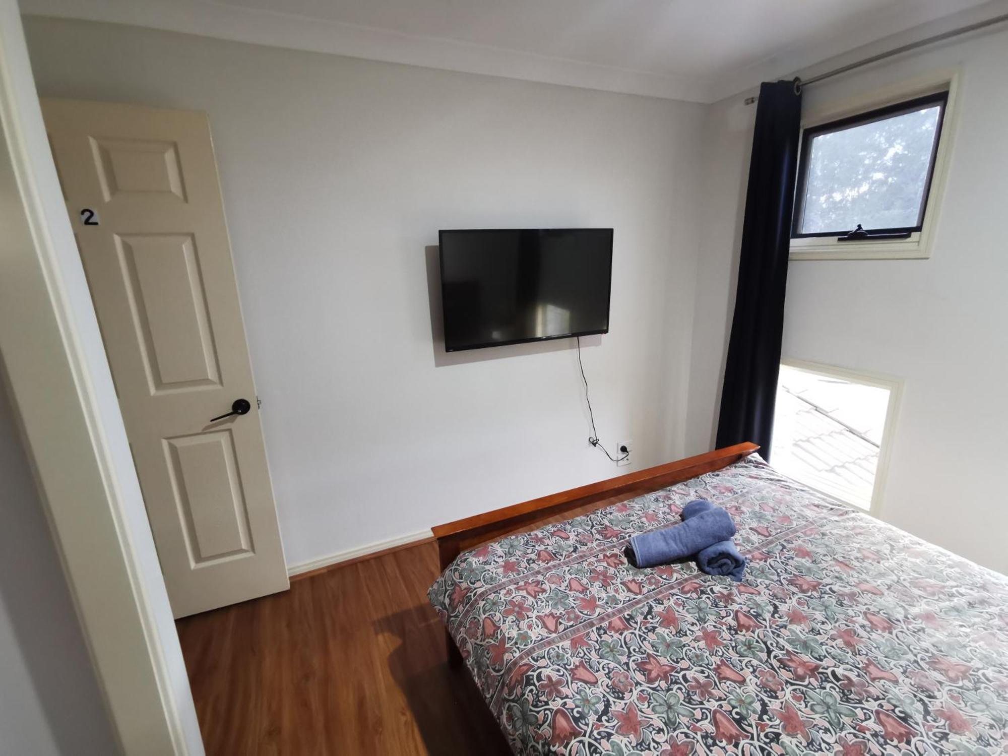 골드코스트 Shared House With Other Guests Near Shopping Center And Theme Parks 아파트 외부 사진